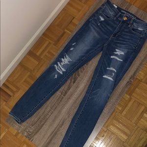 American Eagle Distressed Hi-Rise Jegging